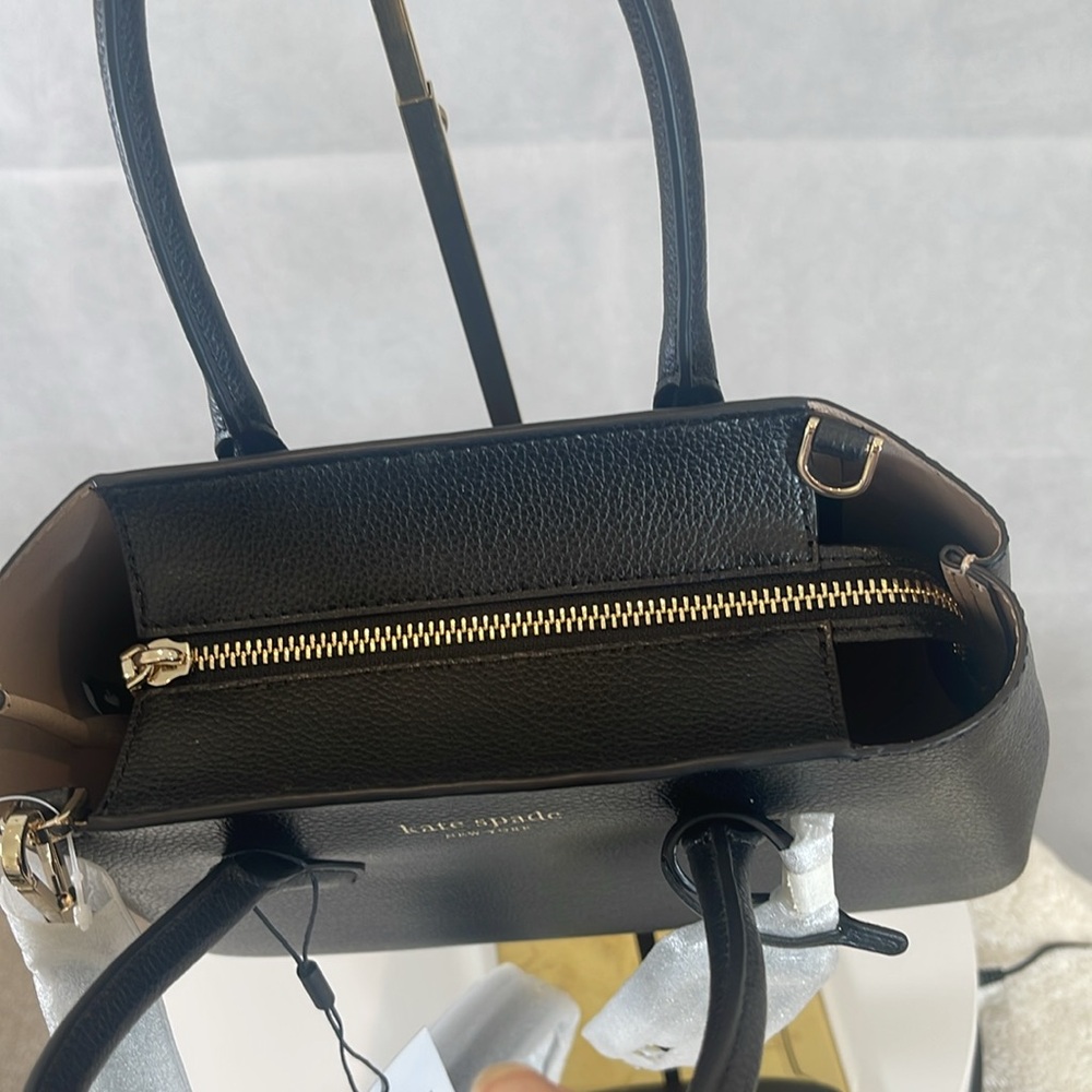 Kate spade ,NWT ,Black with Zipper close , 1 Pocket in side , shoulder Bag .tote - Picture 8 of 13